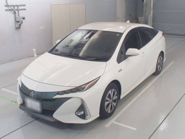 30384 TOYOTA PRIUS PHV ZVW52 2017 г. (CAA Chubu)